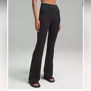 Rare Lulu adjustable bottom flares